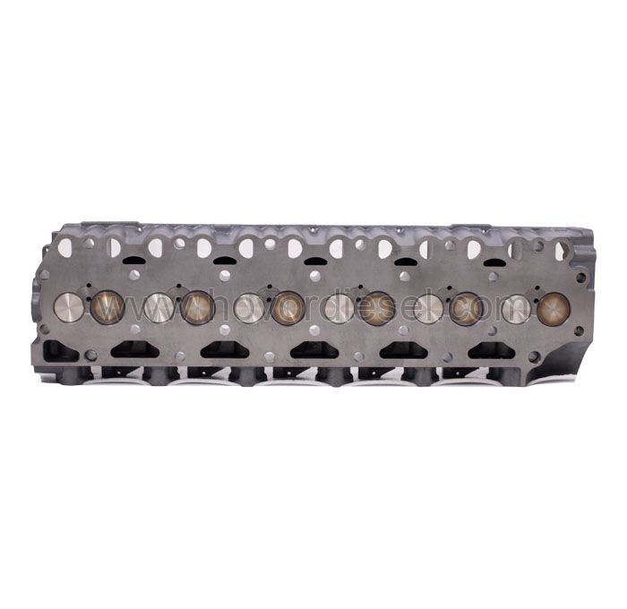 Deutz D7D BF6M1013 Engine Spare Parts Cylinder Head Assy 0425 8234