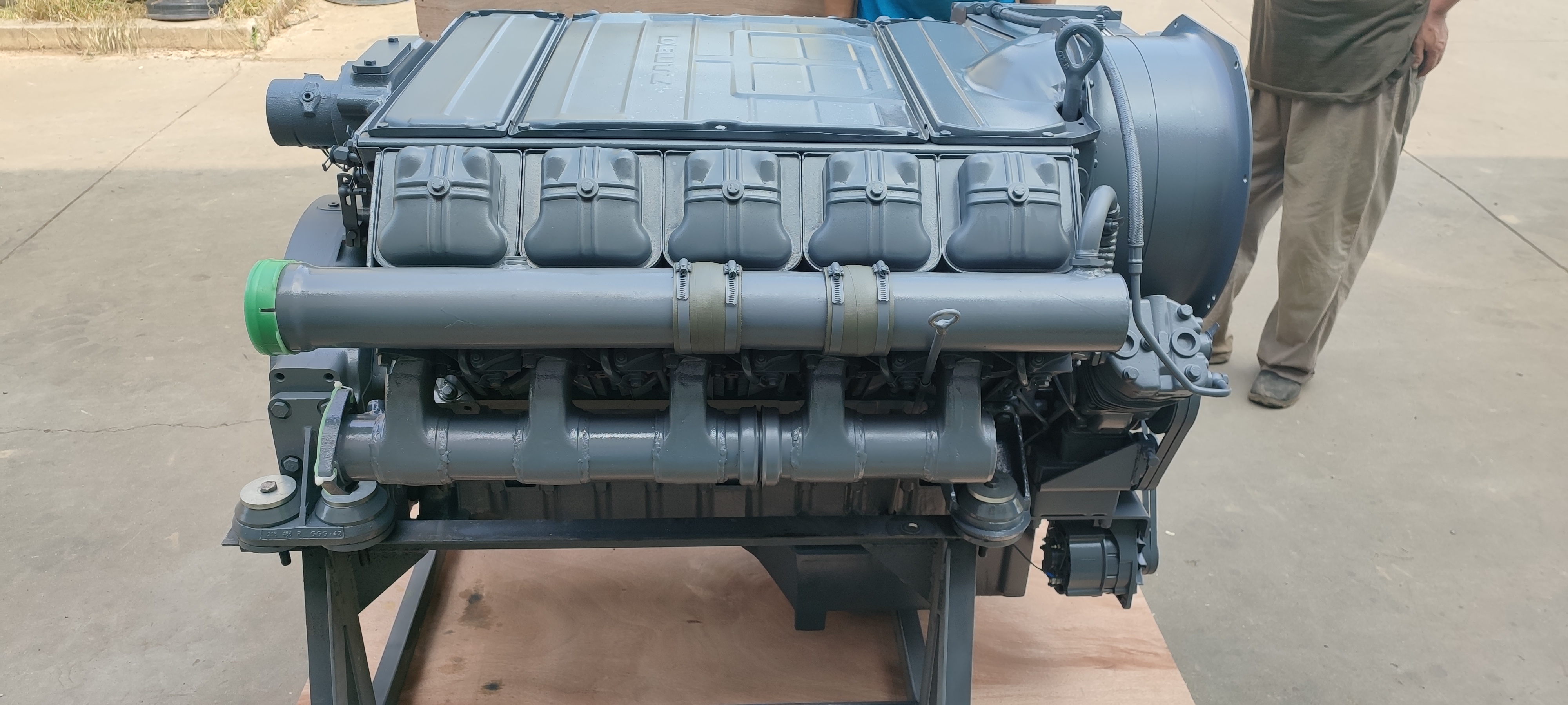 What are the types and characteristics of diesel generators used on construction sites?